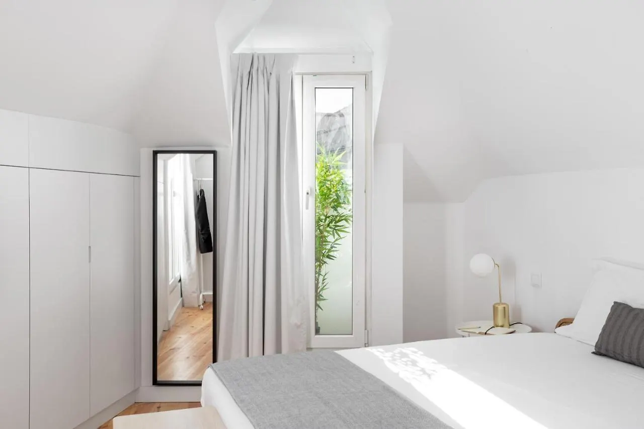 Villa Joivy Big 6Br House With Terrace In Santa Catarina Lisboa 0*,  Portugal