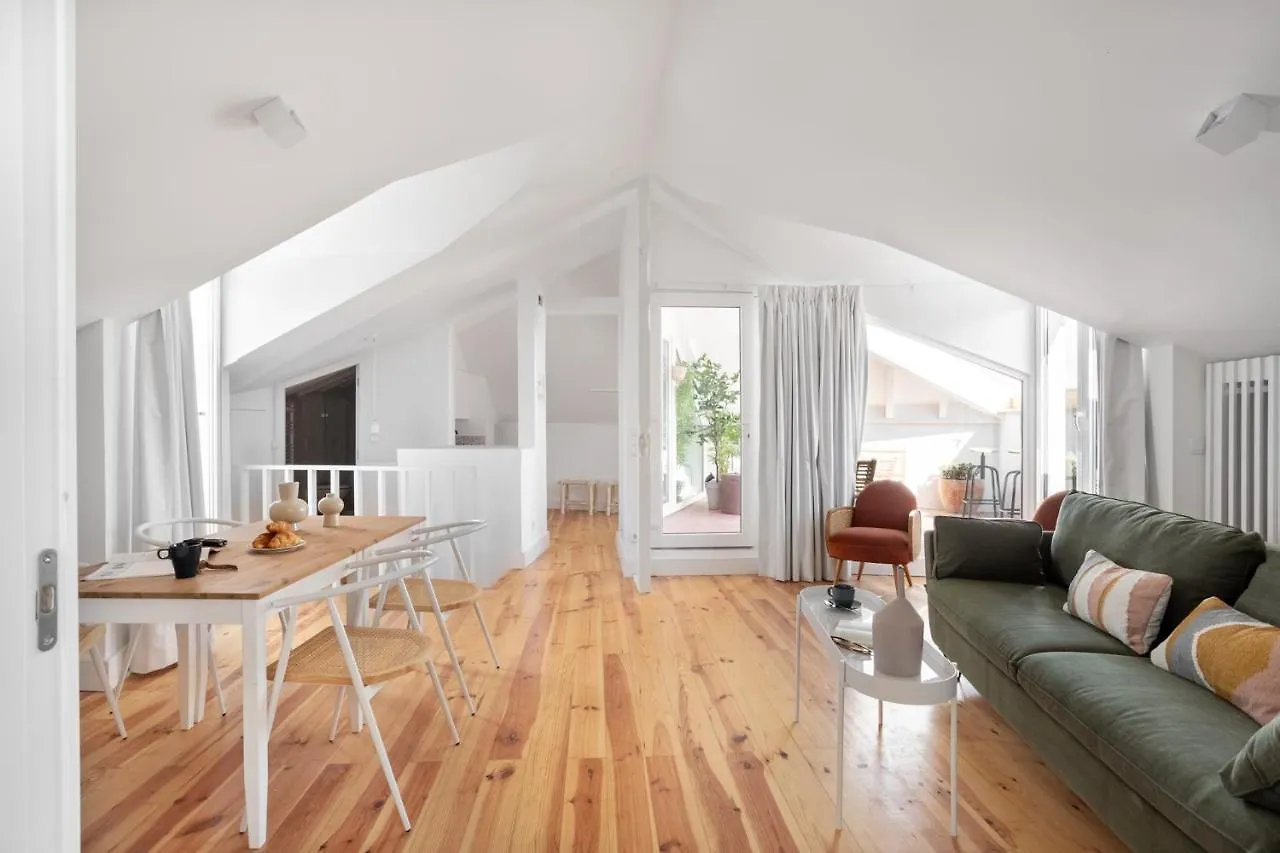 Villa Joivy Big 6Br House With Terrace In Santa Catarina Lisboa Portugal